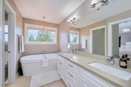 Guest Bathroom Photo of 11939 Bonson Road, Pitt Meadows, BC