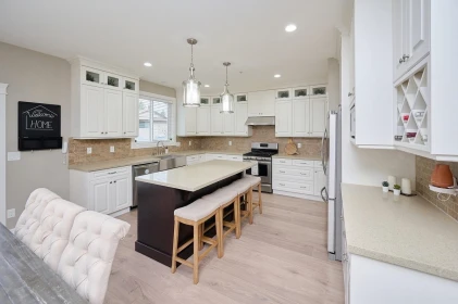 Kitchen Island Photo of 11939 Bonson Road, Pitt Meadows, BC