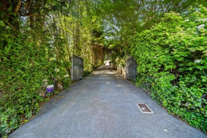537 Eastcot Road, West Vancouver, BC, West Vancouver — Single Family Residence for sale