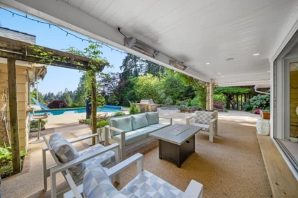 Swimming Pool Photo of 537 Eastcot Road, West Vancouver, BC