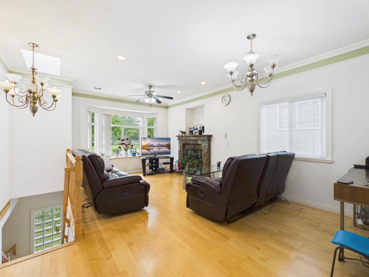 Dining Area Photo of 5345 Wales Street, Vancouver, BC
