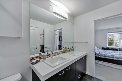 Primary Bathroom Photo of 38 3010 Riverbend Drive, Coquitlam, BC