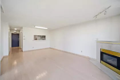 Breakfast Nook Photo of 908 7500 Granville Avenue, Richmond, BC