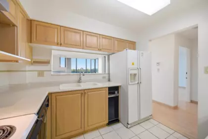 Powder Room Photo of 908 7500 Granville Avenue, Richmond, BC