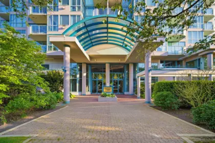 Staircase Photo of 908 7500 Granville Avenue, Richmond, BC