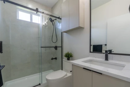 Hallway Photo of 14450 60 Avenue, Surrey, BC