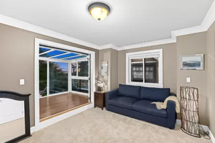 Hallway Photo of 673 Sylvan Avenue, North Vancouver, BC