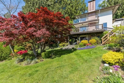 Backyard Photo of 2440 Queens Avenue, West Vancouver, BC