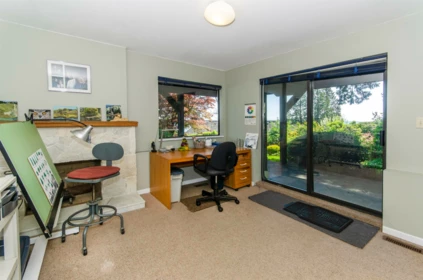 Entry Foyer Photo of 2440 Queens Avenue, West Vancouver, BC