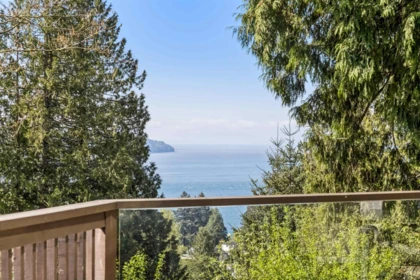 2440 Queens Avenue, West Vancouver, BC, West Vancouver — Single Family Residence for sale