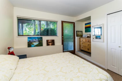 Mudroom Photo of 2440 Queens Avenue, West Vancouver, BC
