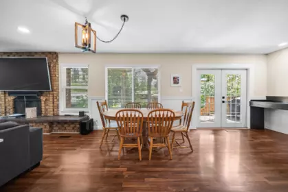 Kitchen Island Photo of 34050 Shannon Drive, Abbotsford, BC