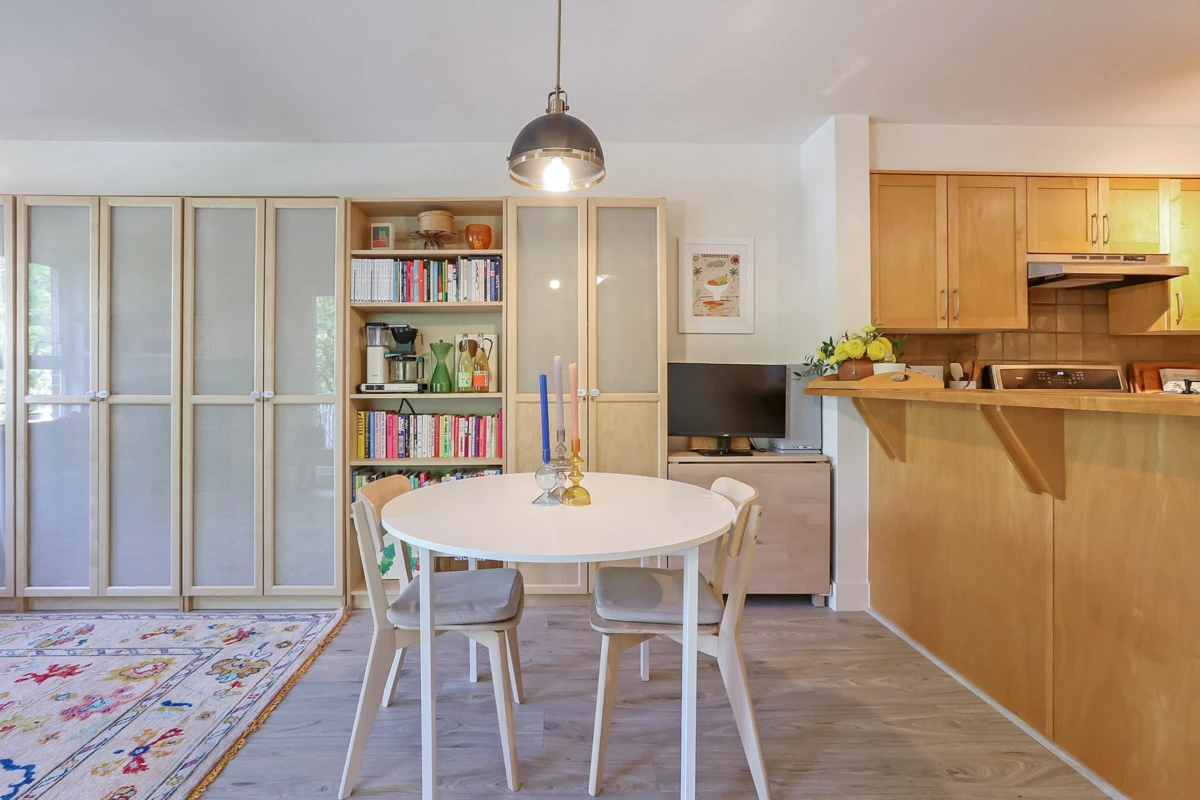 Dining Area Photo of 202 1858 W 5th Avenue, Vancouver, BC