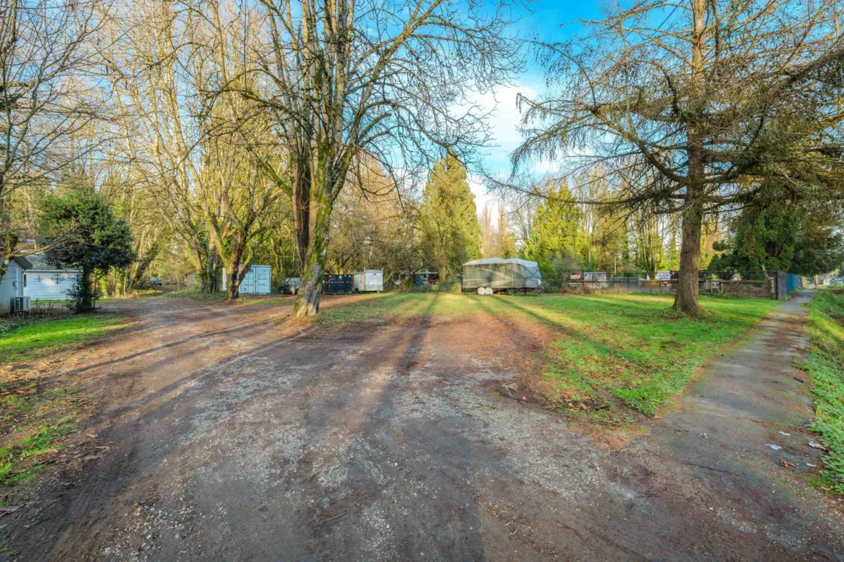 Family Room Photo of 18701 88 Avenue, Surrey, BC