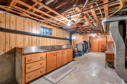 Mudroom Photo of 18701 88 Avenue, Surrey, BC