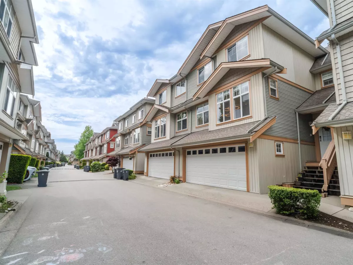 Living Room Photo of 47 7518 138 Street, Surrey, BC