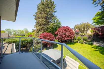 Front Yard Photo of 228 W Kings Road, North Vancouver, BC
