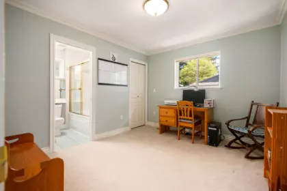 Swimming Pool Photo of 228 W Kings Road, North Vancouver, BC