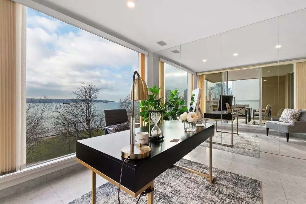 Family Room Photo of 401 2015 Beach Avenue, Vancouver, BC