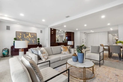 Breakfast Nook Photo of 401 2015 Beach Avenue, Vancouver, BC