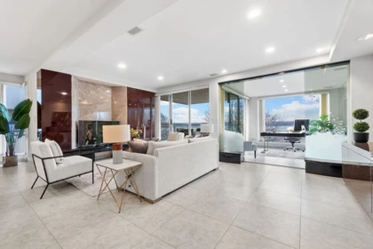 Kitchen Photo of 401 2015 Beach Avenue, Vancouver, BC
