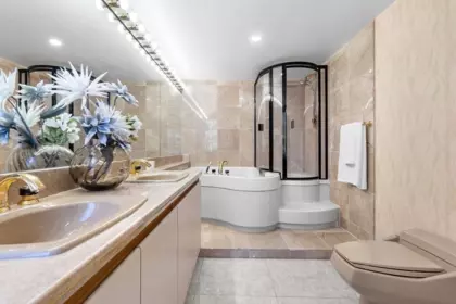 Loft / Bonus Room Photo of 401 2015 Beach Avenue, Vancouver, BC