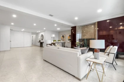 Primary Bedroom Photo of 401 2015 Beach Avenue, Vancouver, BC