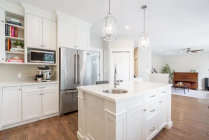 Kitchen Island Photo of 1520 132b Street, Surrey, BC
