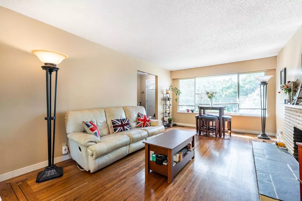 Dining Area Photo of 11288 135 Street, Surrey, BC