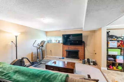 Laundry Room Photo of 11288 135 Street, Surrey, BC