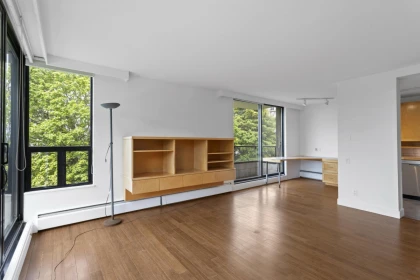 Kitchen Island Photo of 408 2370 W 2nd Avenue, Vancouver, BC