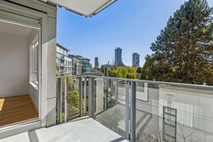 Hallway Photo of 309 5115 Cambie Street, Vancouver, BC