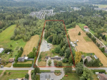 Swimming Pool Photo of 24320 116 Avenue, Maple Ridge, BC