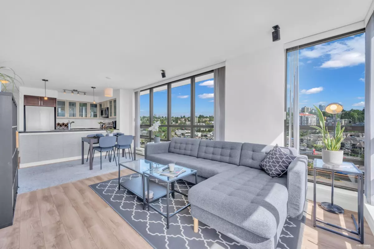 Family Room Photo of 1201 1 Renaissance Square, New Westminster, BC