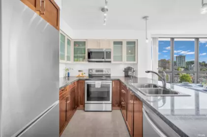 Kitchen Photo of 1201 1 Renaissance Square, New Westminster, BC