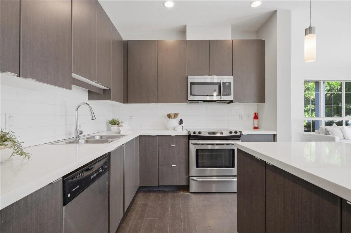 Dining Area Photo of 6891 195a Street, Surrey, BC
