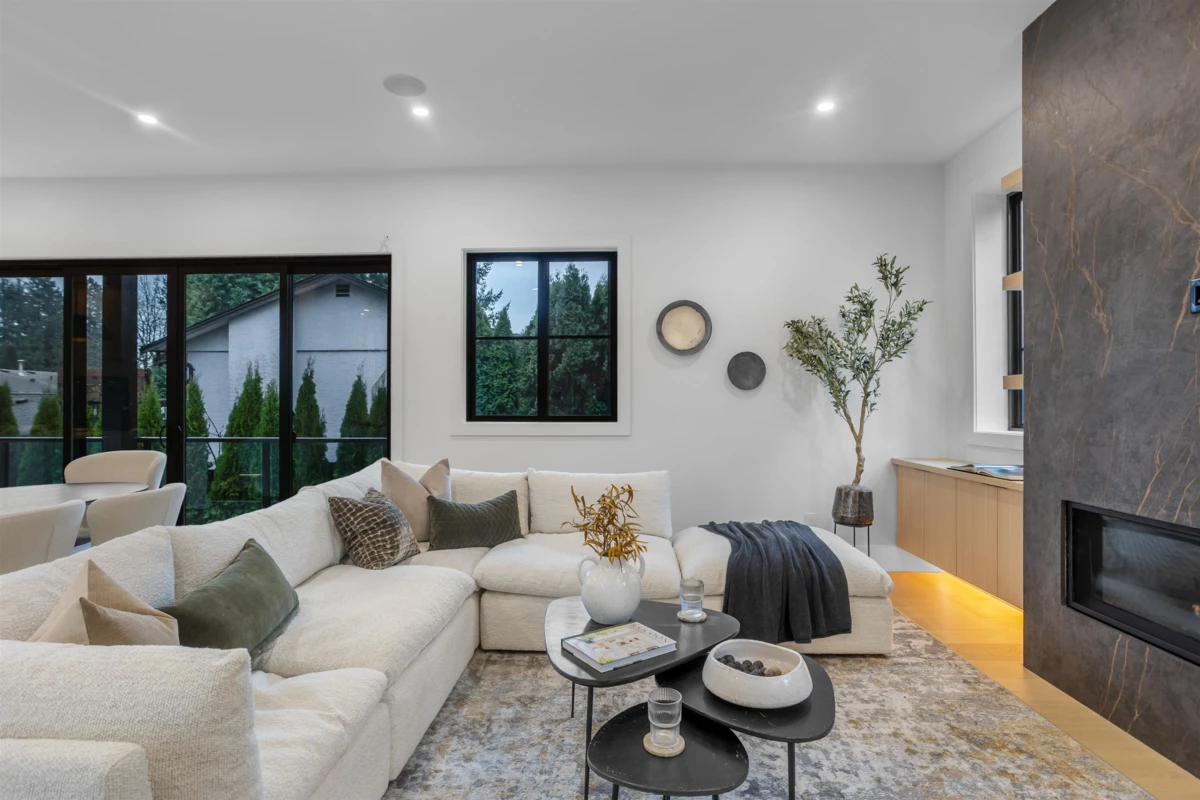 Family Room Photo of 21606 124 Avenue, Maple Ridge, BC