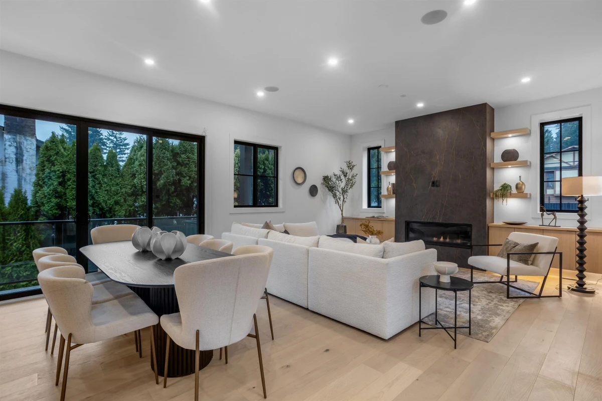 Living Room Photo of 21606 124 Avenue, Maple Ridge, BC