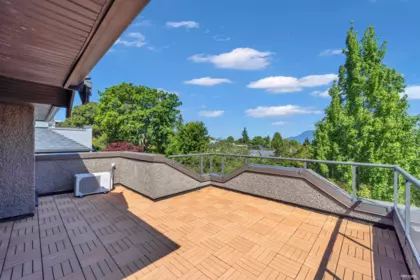 Backyard Photo of 3618 W 24th Avenue, Vancouver, BC