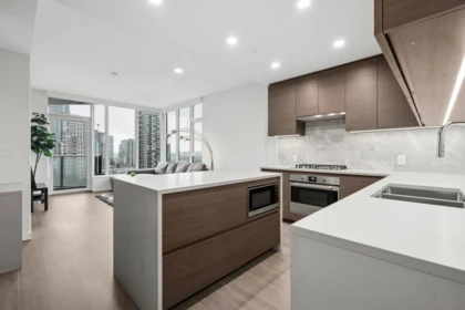 Kitchen Island Photo of 1410 4168 Lougheed Highway, Burnaby, BC