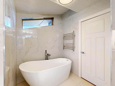 Guest Bathroom Photo of 7377 Stride Avenue, Burnaby, BC