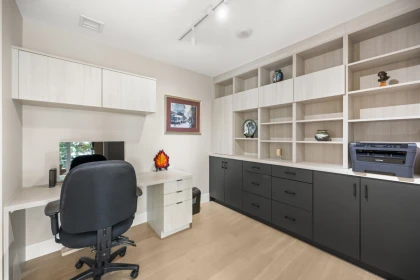Mudroom Photo of 807 1501 Vidal Street, White Rock, BC