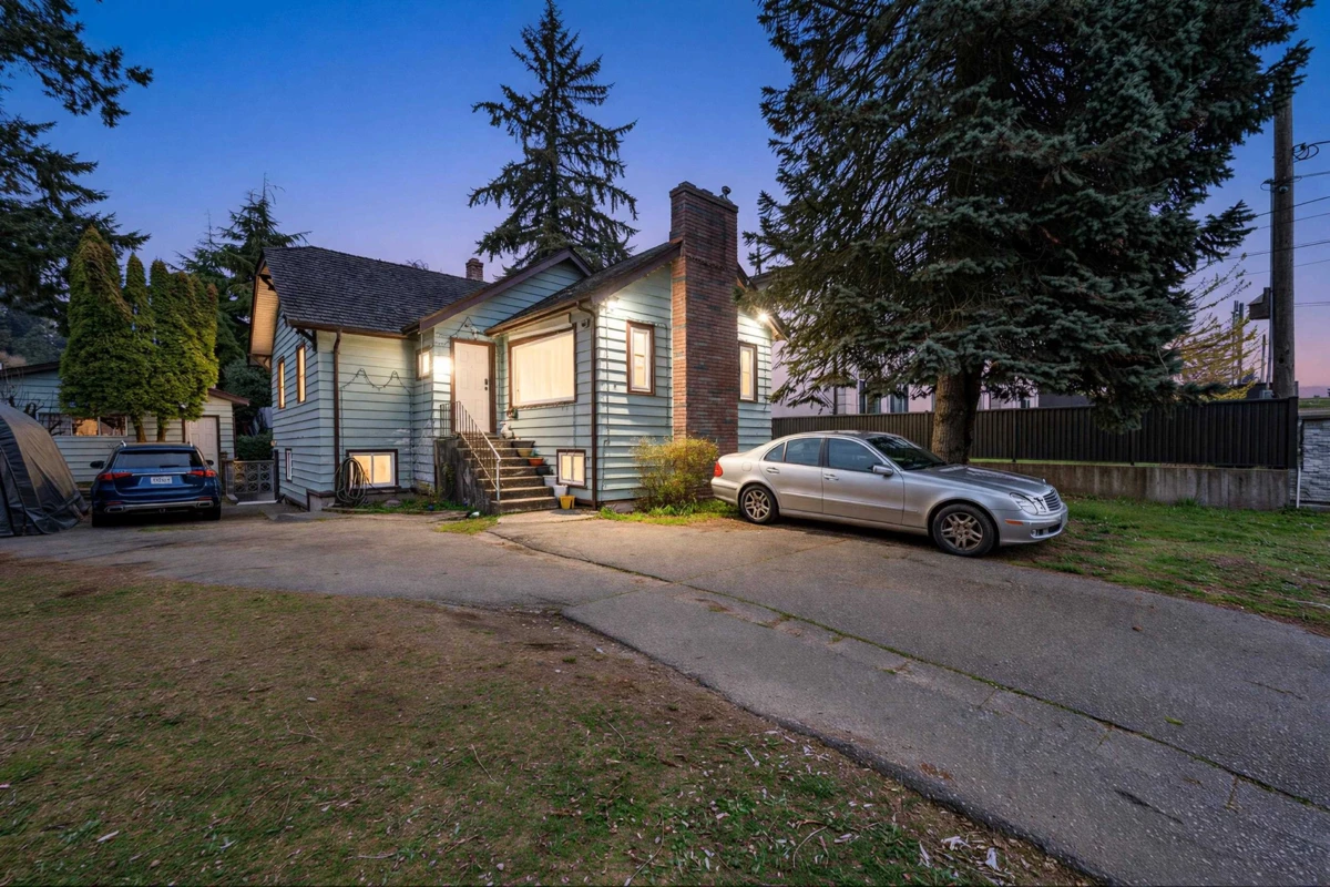 Family Room Photo of 1333 Smith Avenue, Coquitlam, BC