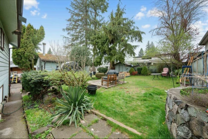 Primary Bedroom Photo of 1333 Smith Avenue, Coquitlam, BC