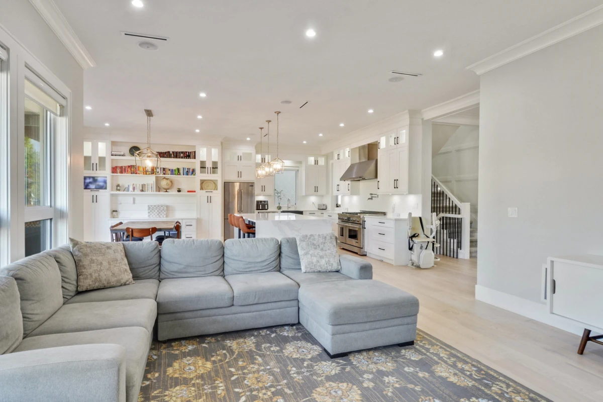 Family Room Photo of 14149 16 Avenue, Surrey, BC