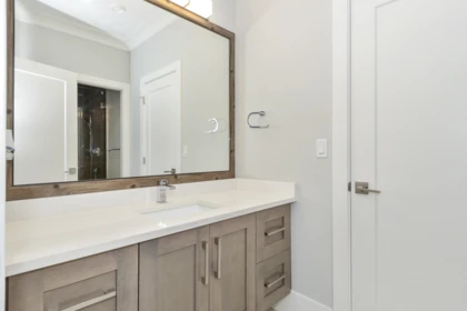 Basement Recreation Room Photo of 14149 16 Avenue, Surrey, BC