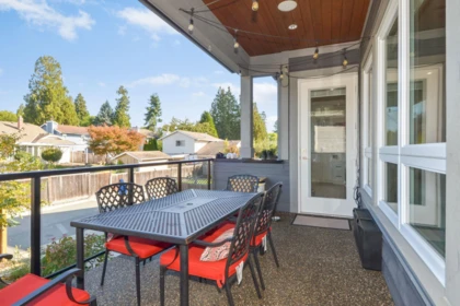 Hot Tub / Spa Photo of 14149 16 Avenue, Surrey, BC