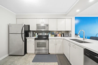 403 6070 Mcmurray Avenue, Burnaby, BC, Burnaby — Apartment/Condo for sale