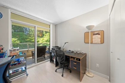 Guest Bathroom Photo of 403 6070 Mcmurray Avenue, Burnaby, BC