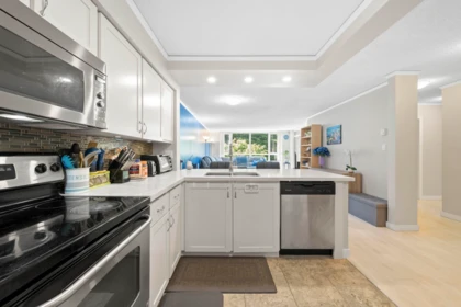 Kitchen Photo of 403 6070 Mcmurray Avenue, Burnaby, BC